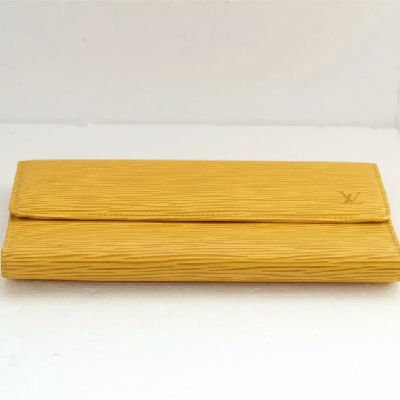 Louis Vuitton EPI Leather Wallet Firm already discounted - Picture 10 of 16